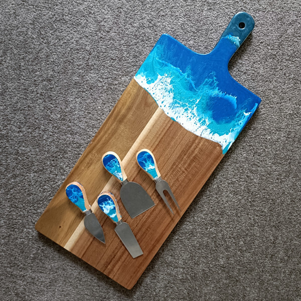 ResinWorx workshop - cheeseboard and knives - sea theme